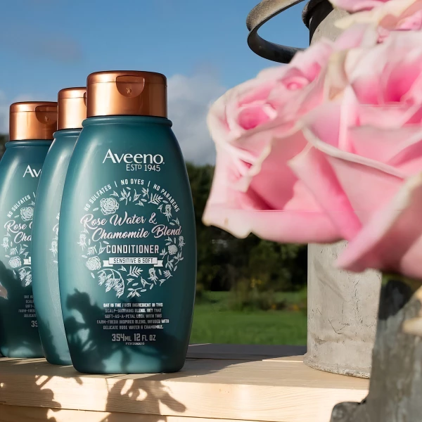 Aveeno Shampoo Agua De Rosas Y Manzanilla 354 Ml - Image 3