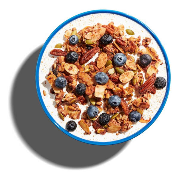 Nutrail Granola Saludable Keto Canela Y Arándanos 227g - Image 5