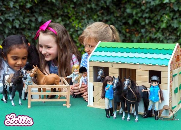 Lottie Muñeca Pony Pals Con Caballo - Image 3