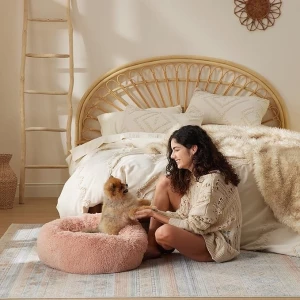 Bedsure Cama Calmante Para Perros Y Gatos Pequeños Color Rosa Diseño Pequeño 3 - Image 2