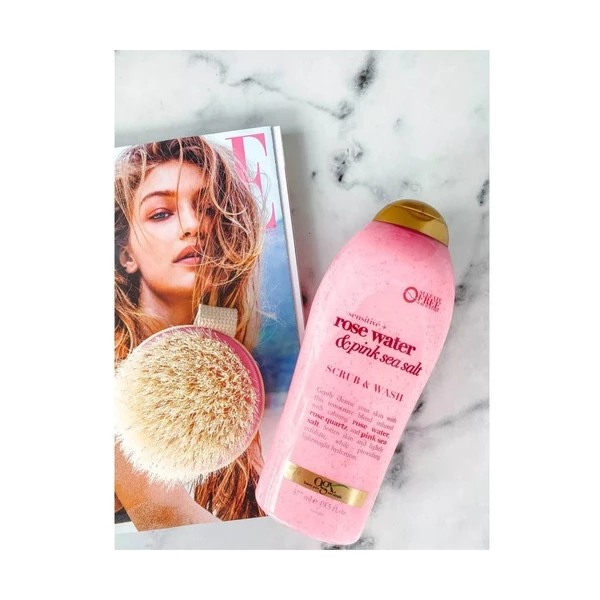 Exfoliante Corporal Ogx Agua De Rosas Y Sal Marina 577ml - Image 4