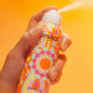 Amika Perk Up Champú Seco, 5.3 Oz (150 G) 7.9 Fl Oz - Image 2