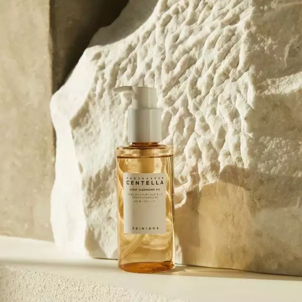 Skin1004 Madagascar Centella Light Cleansing Oil 30ml - Image 2