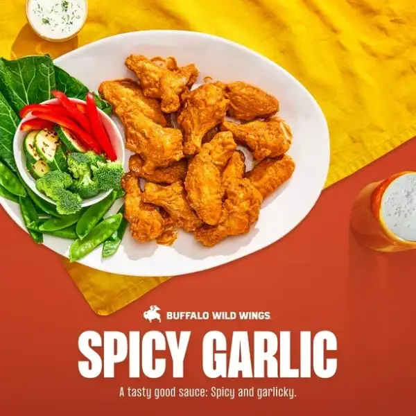 Buffalo Wild Wings Salsa De Búfalo Con Ajo Picante 355ml - Image 2